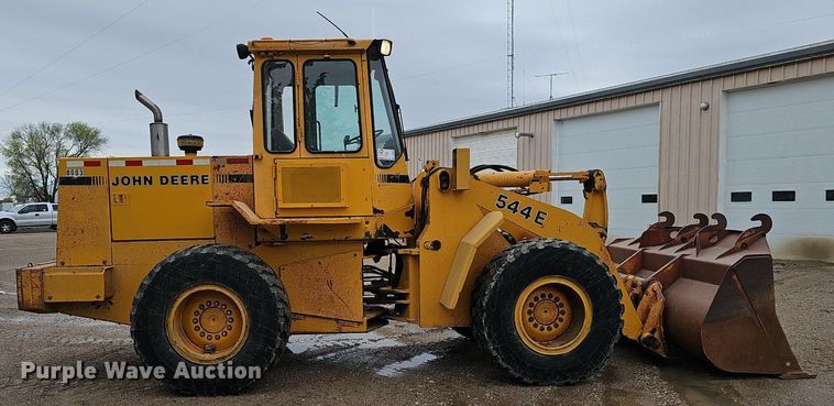 image for item DP0863 1990 John Deere 544E wheel loader