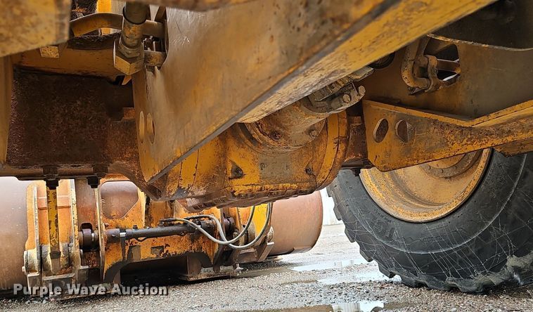 image for item DP0863 1990 John Deere 544E wheel loader