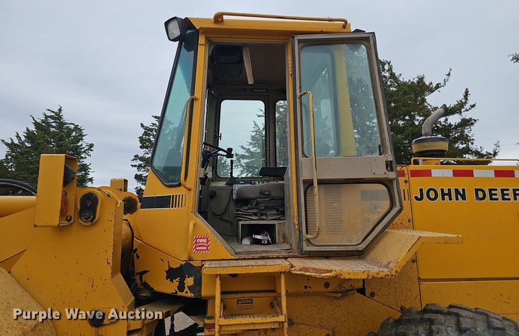 image for item DP0863 1990 John Deere 544E wheel loader
