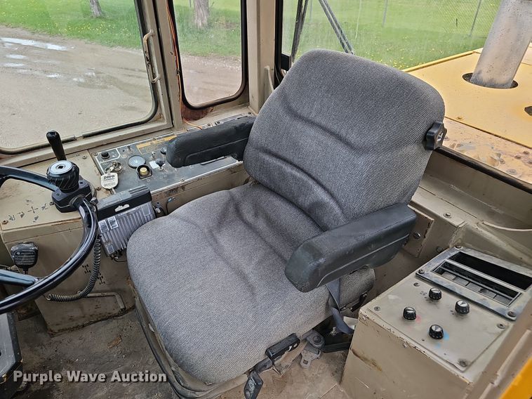 image for item DP0863 1990 John Deere 544E wheel loader