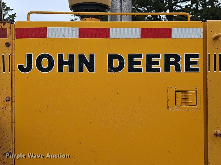 image for item DP0863 1990 John Deere 544E wheel loader