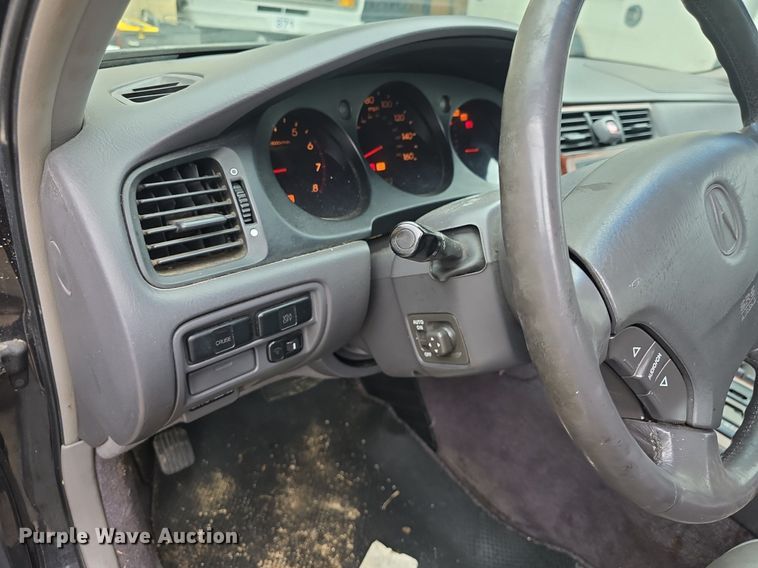 image for item DQ4379 2002 Acura RL 