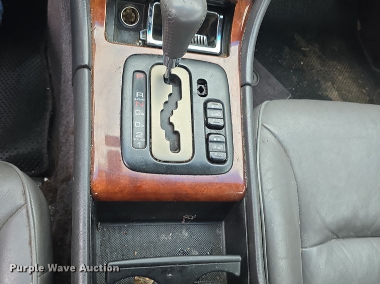 image for item DQ4379 2002 Acura RL 