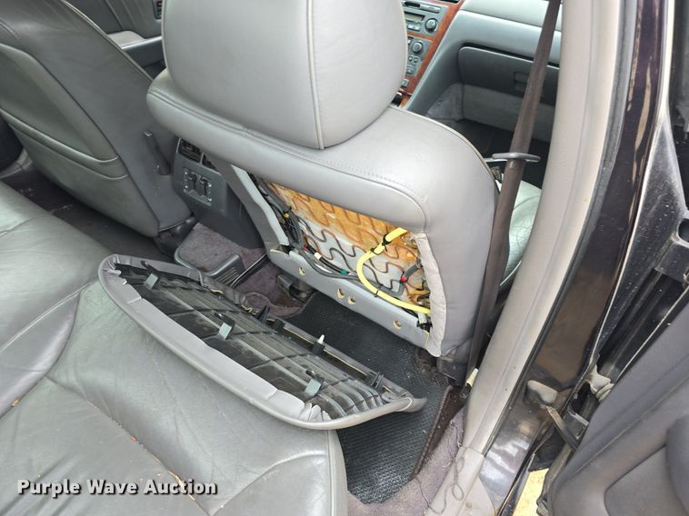 image for item DQ4379 2002 Acura RL 