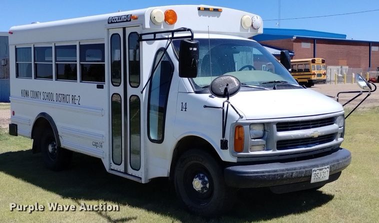 image for item DQ6122 2000 Chevrolet  school bus