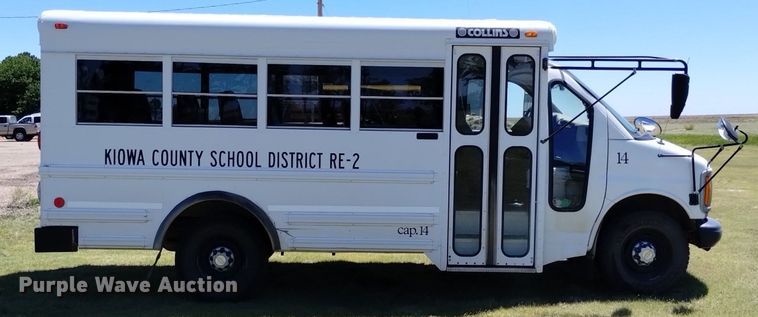 image for item DQ6122 2000 Chevrolet  school bus