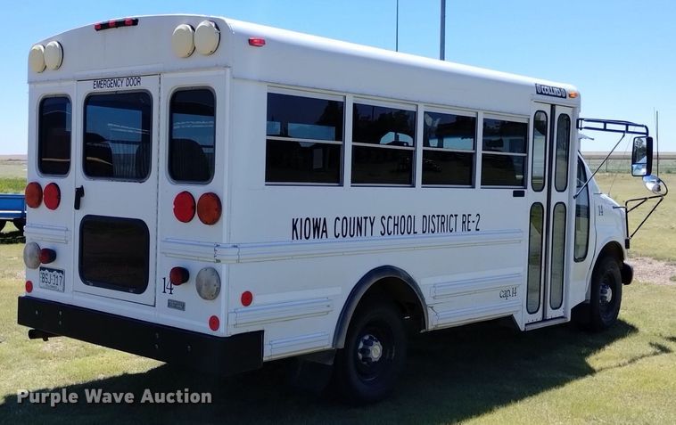 image for item DQ6122 2000 Chevrolet  school bus