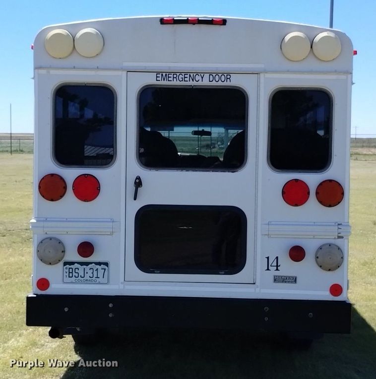 image for item DQ6122 2000 Chevrolet  school bus