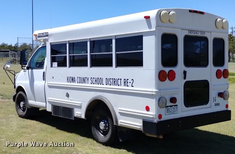 image for item DQ6122 2000 Chevrolet  school bus