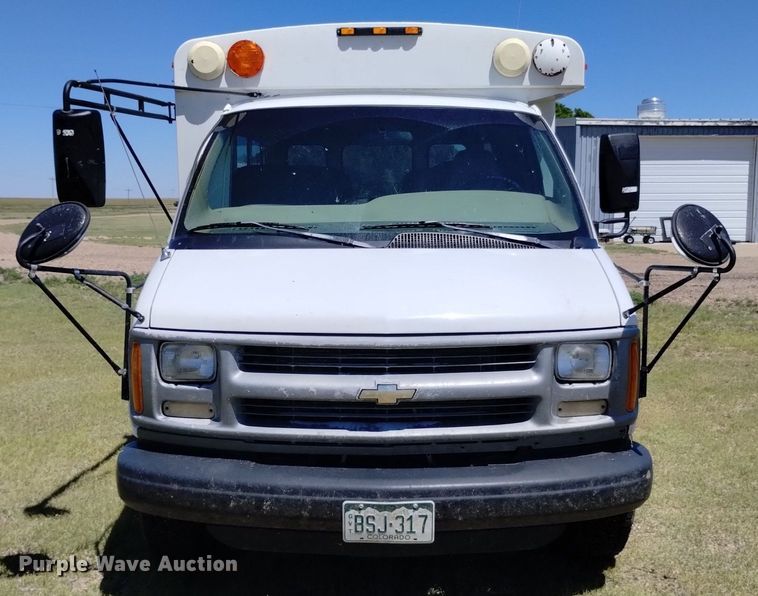 image for item DQ6122 2000 Chevrolet  school bus