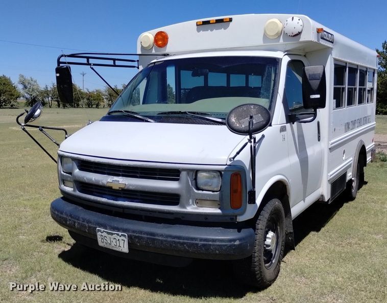 image for item DQ6122 2000 Chevrolet  school bus