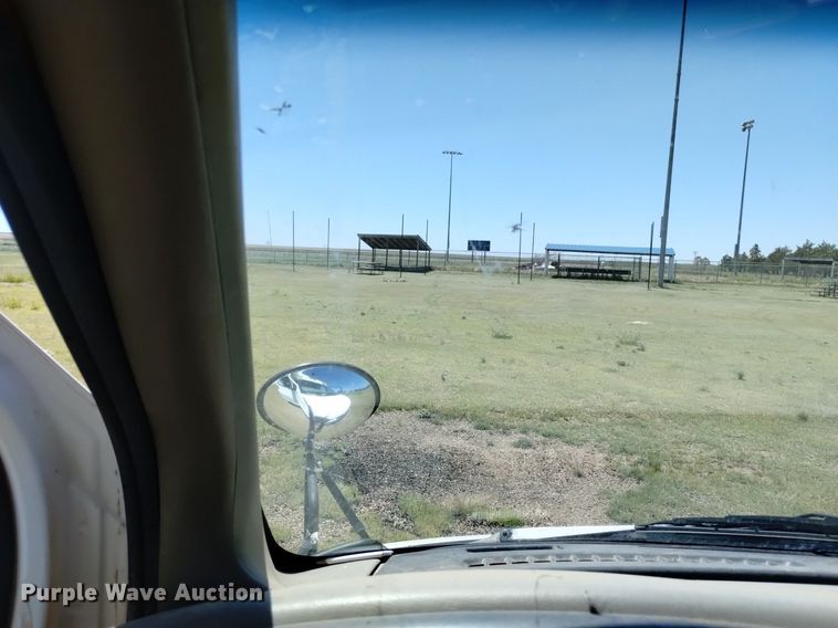 image for item DQ6122 2000 Chevrolet  school bus