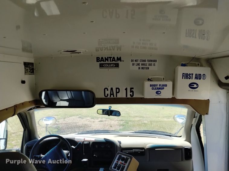 image for item DQ6122 2000 Chevrolet  school bus