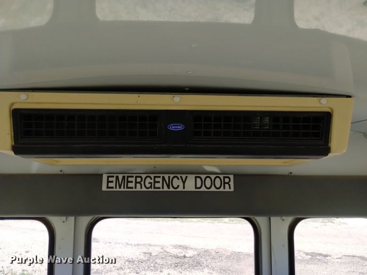 image for item DQ6122 2000 Chevrolet  school bus