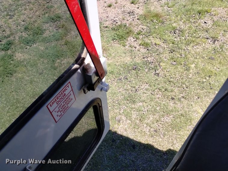 image for item DQ6122 2000 Chevrolet  school bus