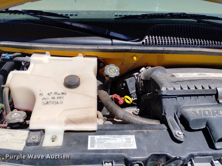 image for item DQ6122 2000 Chevrolet  school bus