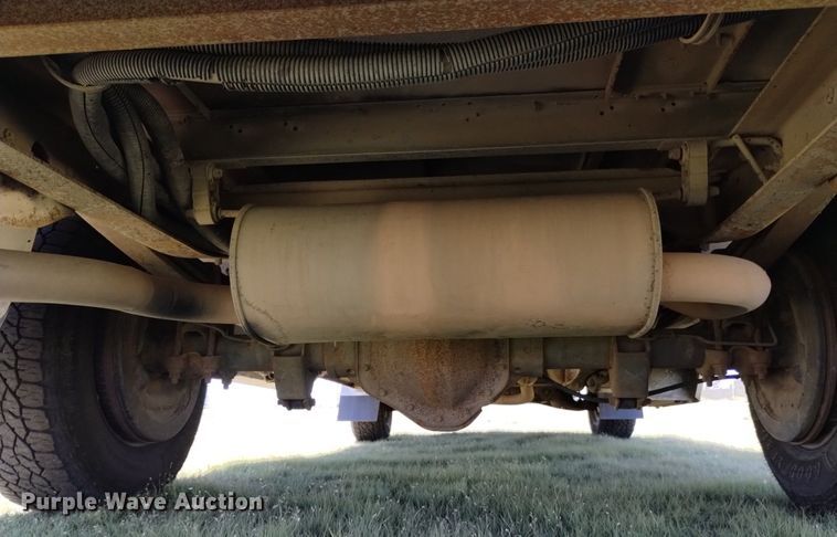 image for item DQ6122 2000 Chevrolet  school bus