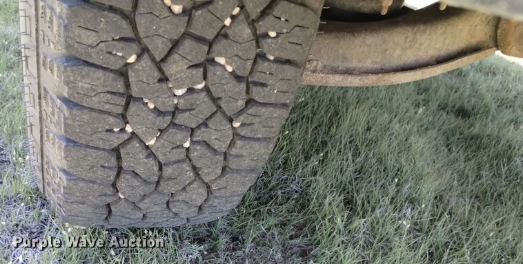 image for item DQ6122 2000 Chevrolet  school bus