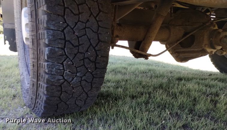 image for item DQ6122 2000 Chevrolet  school bus