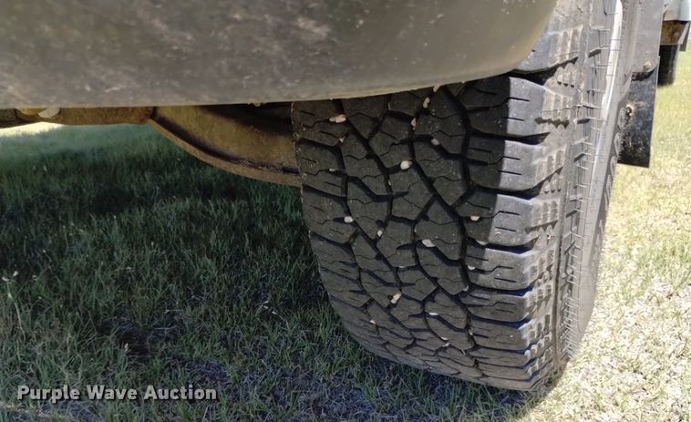 image for item DQ6122 2000 Chevrolet  school bus