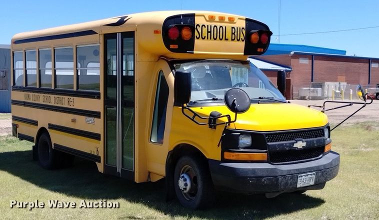 image for item DQ6123 2009 Bluebird school bus