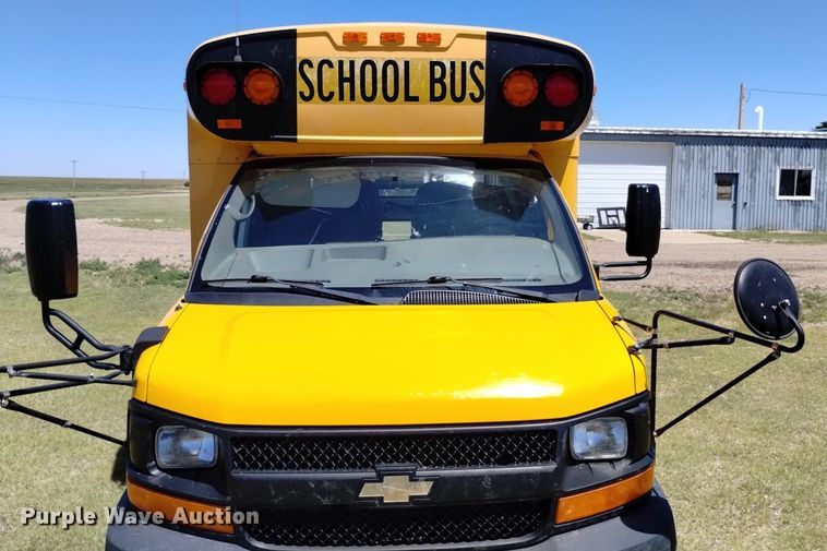 image for item DQ6123 2009 Bluebird school bus