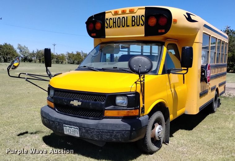 image for item DQ6123 2009 Bluebird school bus
