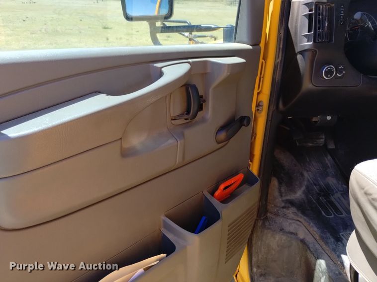 image for item DQ6123 2009 Bluebird school bus