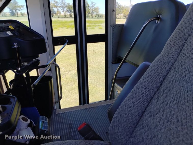 image for item DQ6123 2009 Bluebird school bus