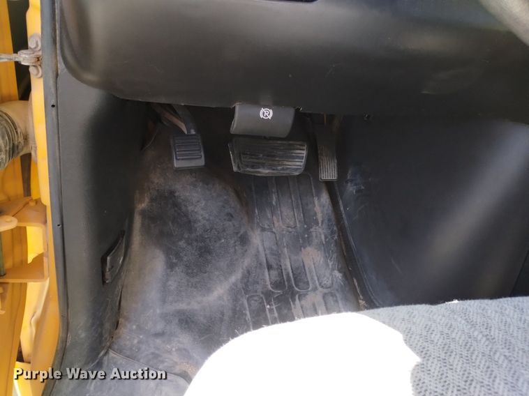 image for item DQ6123 2009 Bluebird school bus