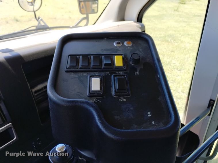 image for item DQ6123 2009 Bluebird school bus