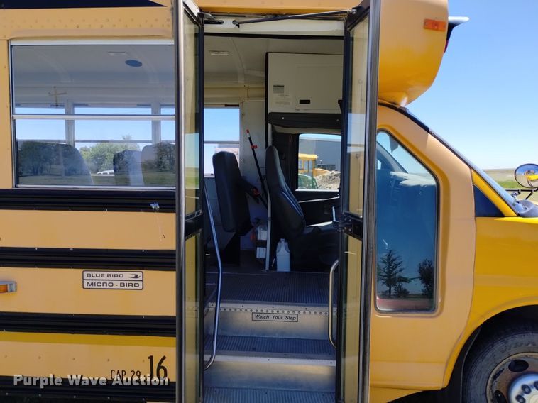 image for item DQ6123 2009 Bluebird school bus