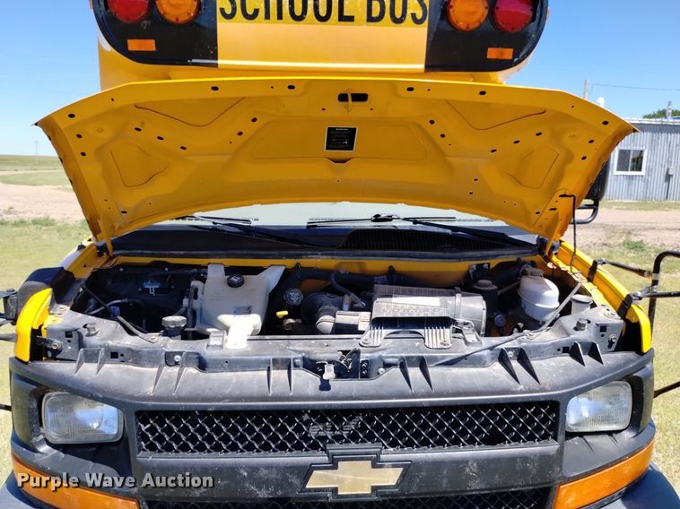 image for item DQ6123 2009 Bluebird school bus