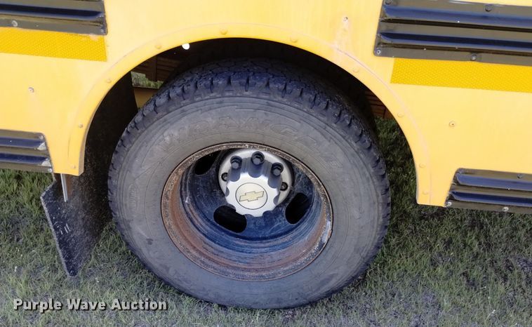 image for item DQ6123 2009 Bluebird school bus