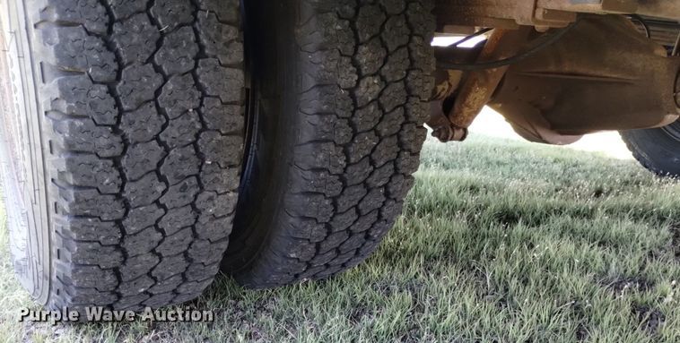 image for item DQ6123 2009 Bluebird school bus