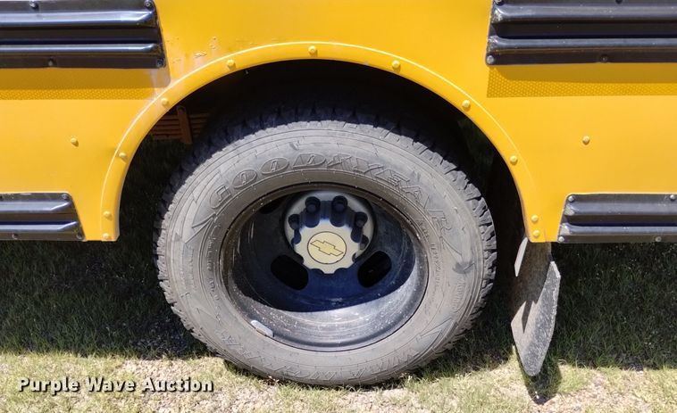 image for item DQ6123 2009 Bluebird school bus