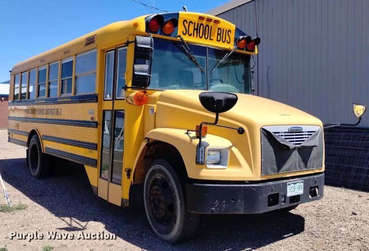 image for item DQ6124 2003 Freightliner  FS65 school bus