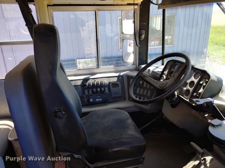 image for item DQ6124 2003 Freightliner  FS65 school bus