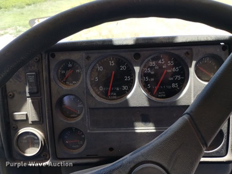 image for item DQ6124 2003 Freightliner  FS65 school bus