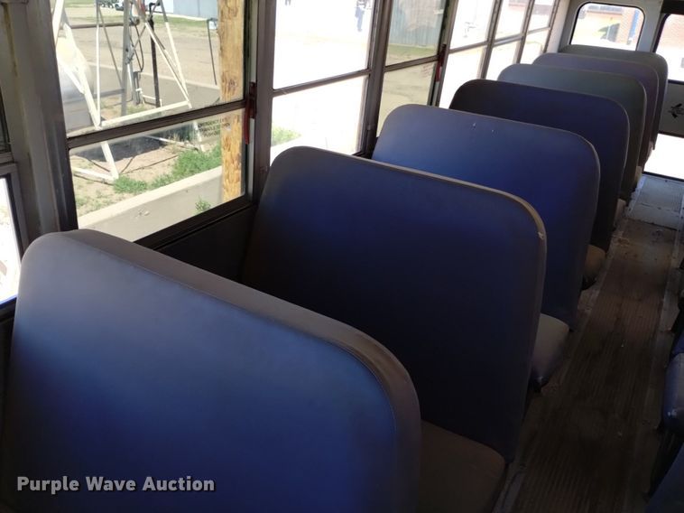 image for item DQ6124 2003 Freightliner  FS65 school bus