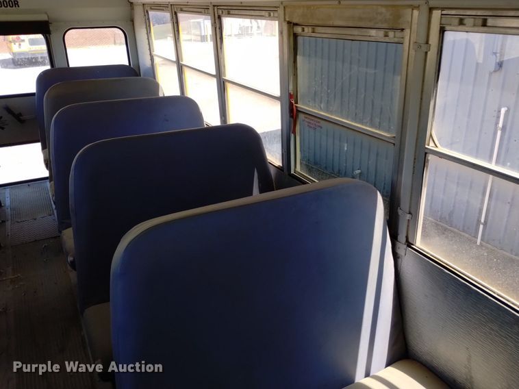 image for item DQ6124 2003 Freightliner  FS65 school bus