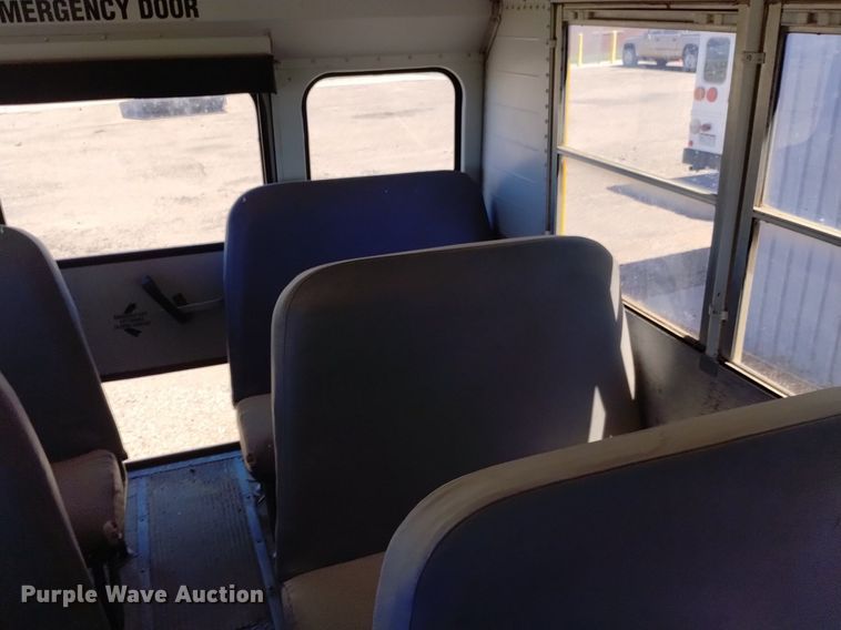 image for item DQ6124 2003 Freightliner  FS65 school bus