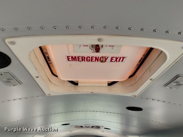 image for item DQ6124 2003 Freightliner  FS65 school bus