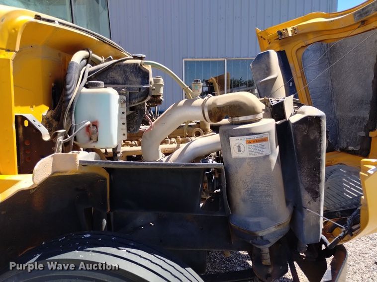 image for item DQ6124 2003 Freightliner  FS65 school bus