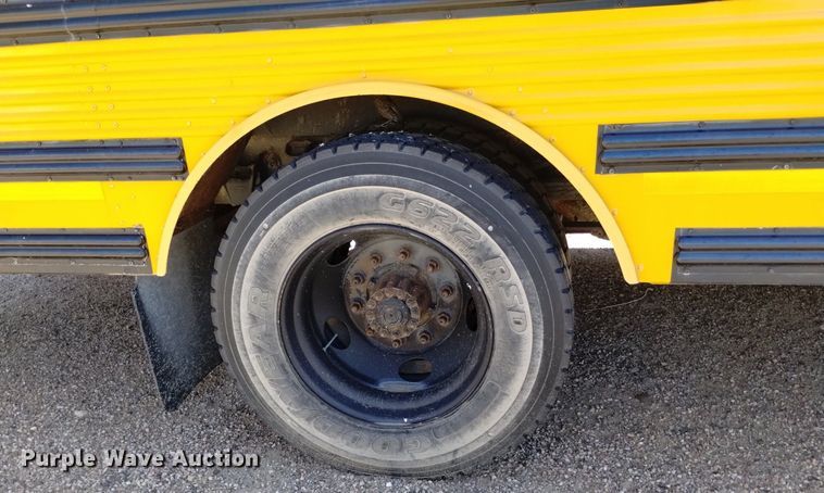 image for item DQ6124 2003 Freightliner  FS65 school bus