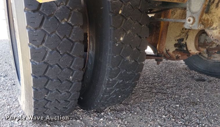 image for item DQ6124 2003 Freightliner  FS65 school bus