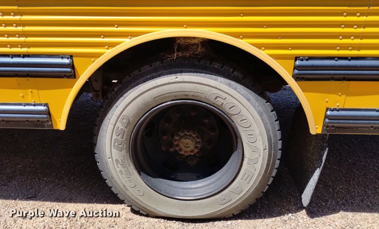 image for item DQ6124 2003 Freightliner  FS65 school bus