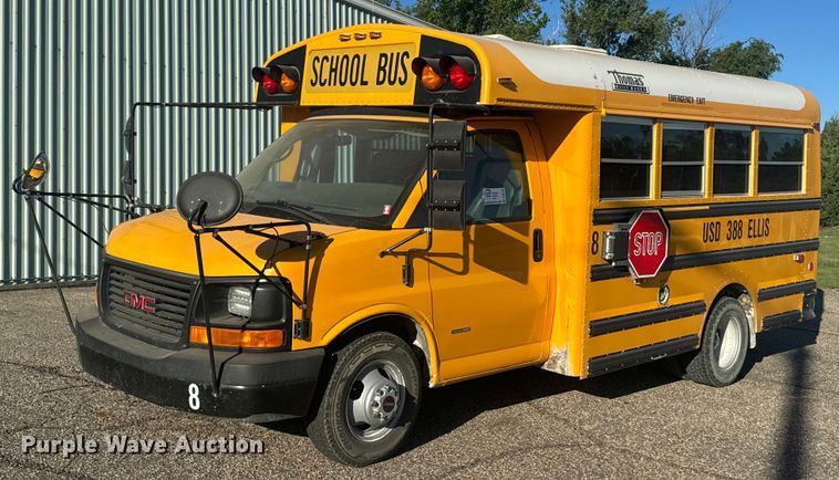image for item DQ6784 2008 GMC  Magnavan school bus