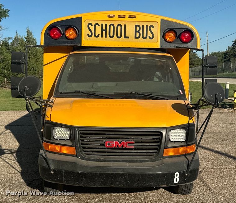 image for item DQ6784 2008 GMC  Magnavan school bus