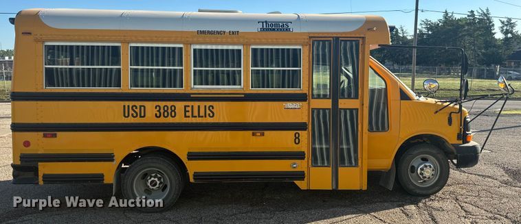 image for item DQ6784 2008 GMC  Magnavan school bus